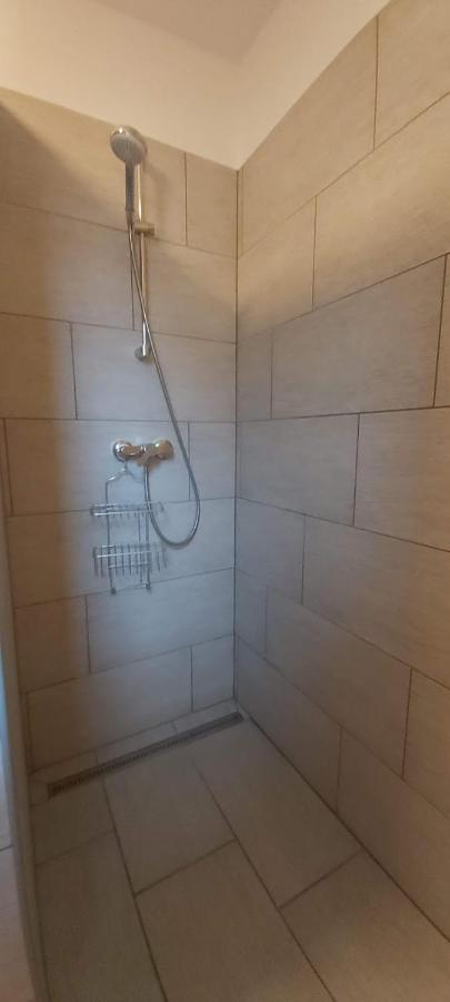 Babzsi Nyaralo Villa Vonyarcvashegy Exteriör bild