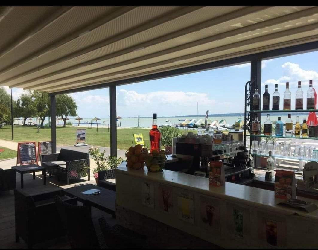 Babzsi Nyaralo Villa Vonyarcvashegy Exteriör bild