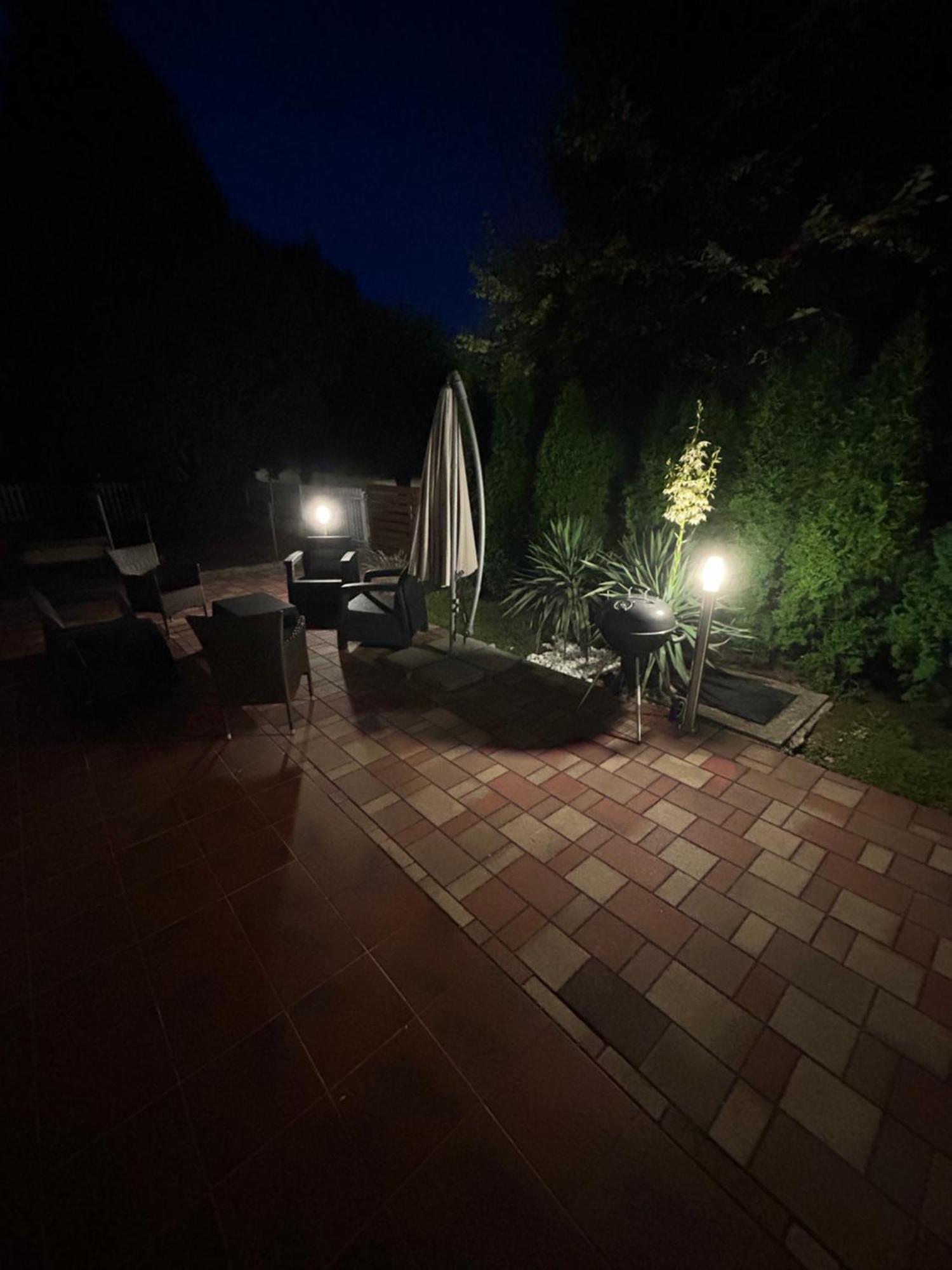Babzsi Nyaralo Villa Vonyarcvashegy Exteriör bild