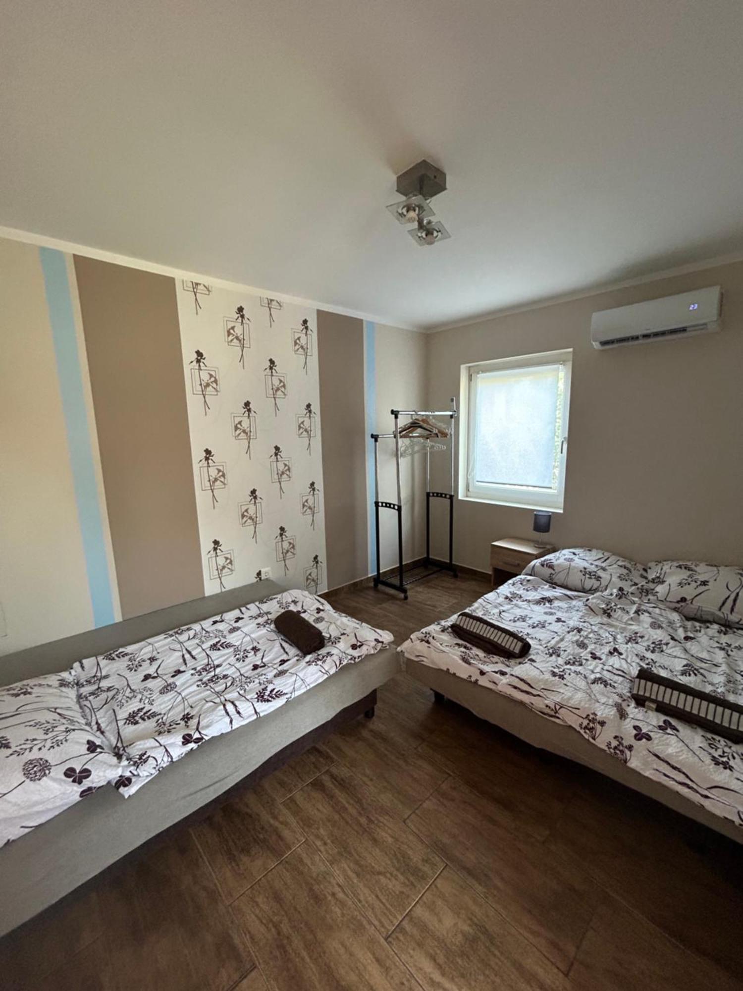 Babzsi Nyaralo Villa Vonyarcvashegy Exteriör bild